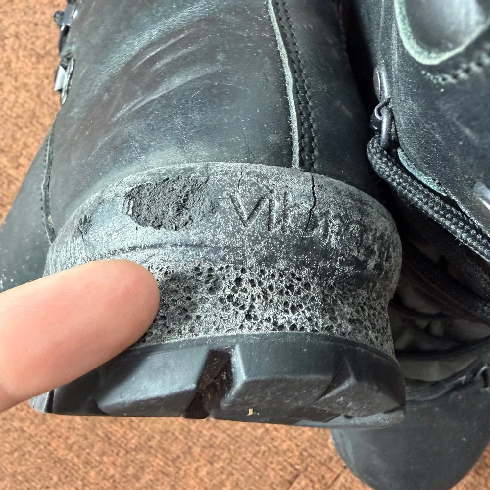 British Military Gore-Tex Combat Boots Black Leather Vibram Tactical 9M S00625